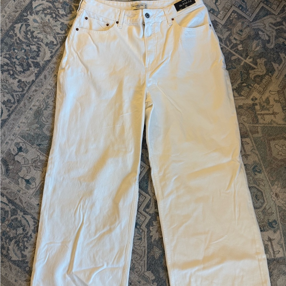 Abercrombie & Fitch High Rise Jeans in White